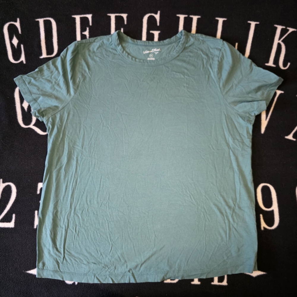 Universal Thread Tshirt